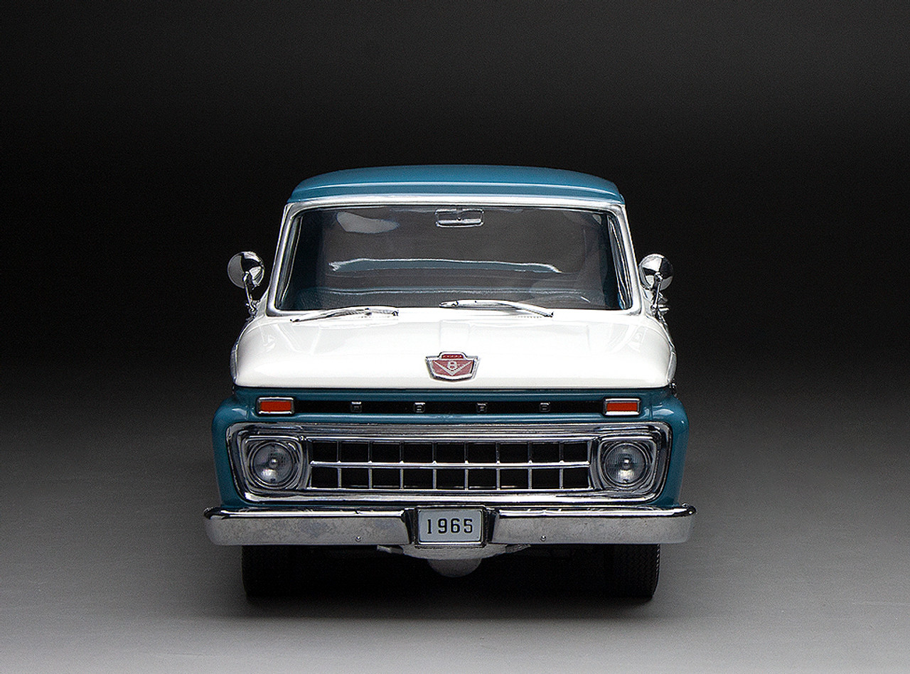 1/18 Sunstar 1965 Ford F-100 Custom Cab Pickup (Blue) Diecast Car Model