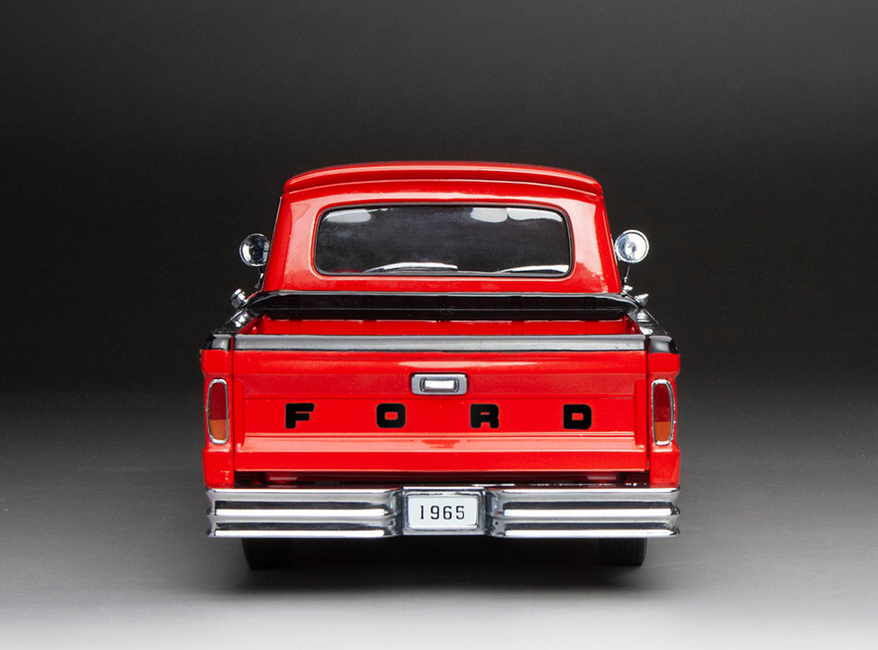 1/18 Sunstar 1965 Ford F-100 Custom Cab Pickup (Red) Diecast Car Model