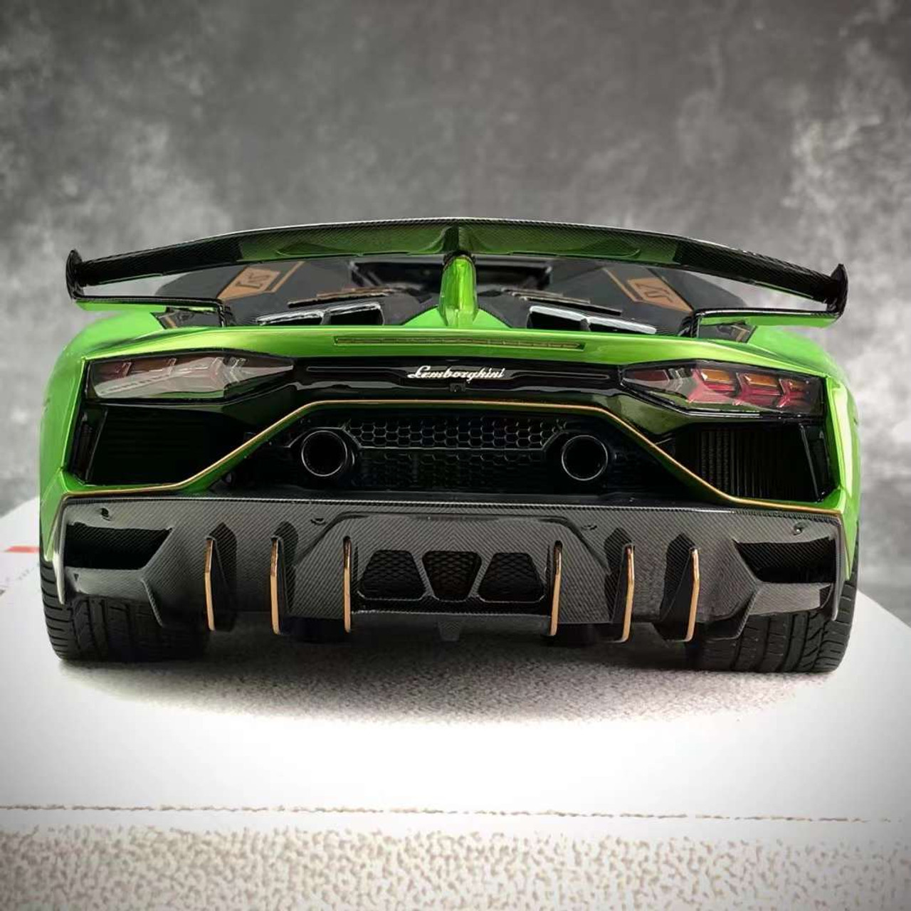 1/18 Makeup Lamborghini Aventador SVJ #63 (Green) Resin Car Model