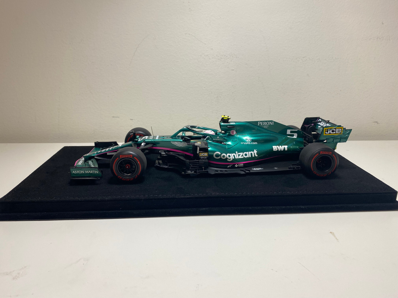 1/18 Spark 2021 Formula 1 Aston Martin AMR21 #5 Aston Martin