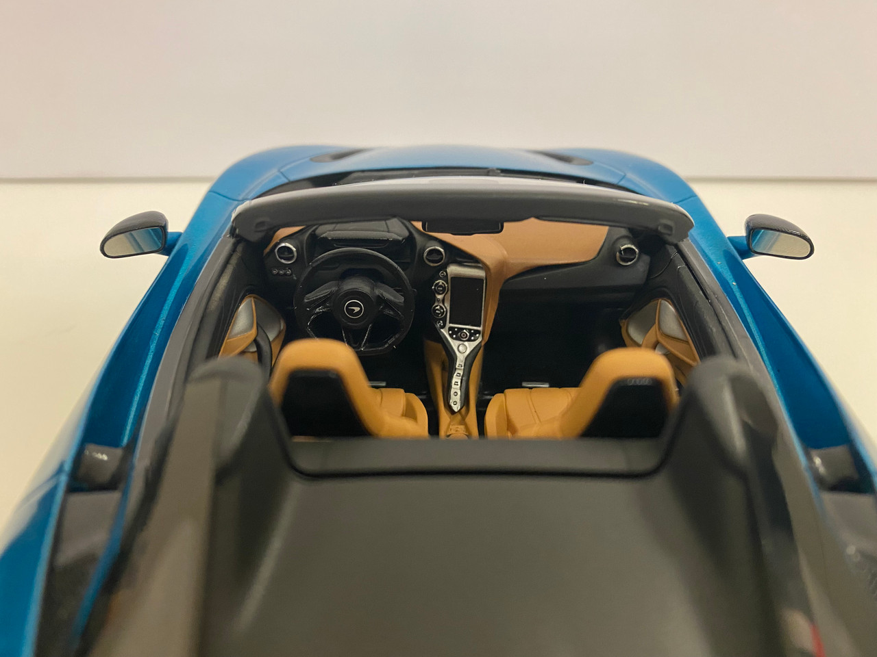 1/18 Dealer Edition McLaren 720S Spider (Belize Blue) Resin Car Model