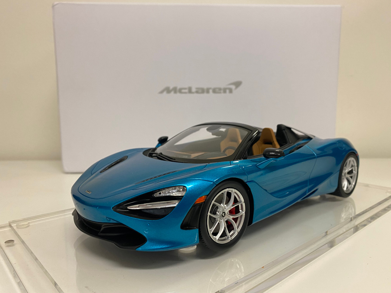 1/18 Dealer Edition McLaren 720S Spider (Belize Blue) Resin Car Model