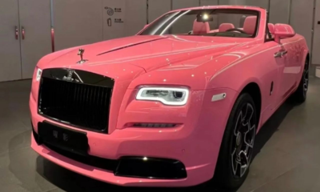 RollsRoyce made a pink Ghost