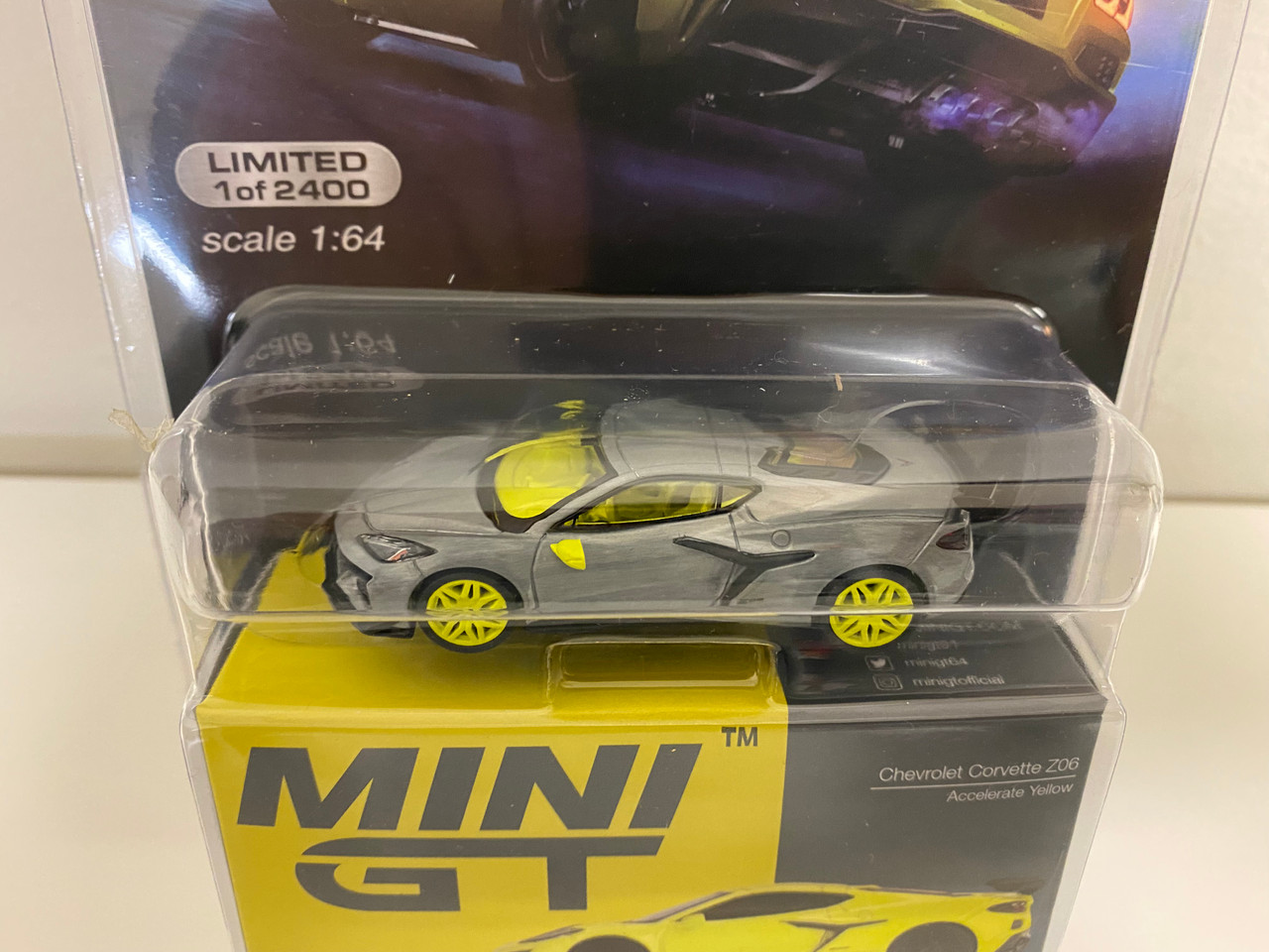 CHASE CAR 1/64 Mini GT 2023 Chevrolet Corvette Z06 (Grey with Yellow Wheels) Diecast Car Model