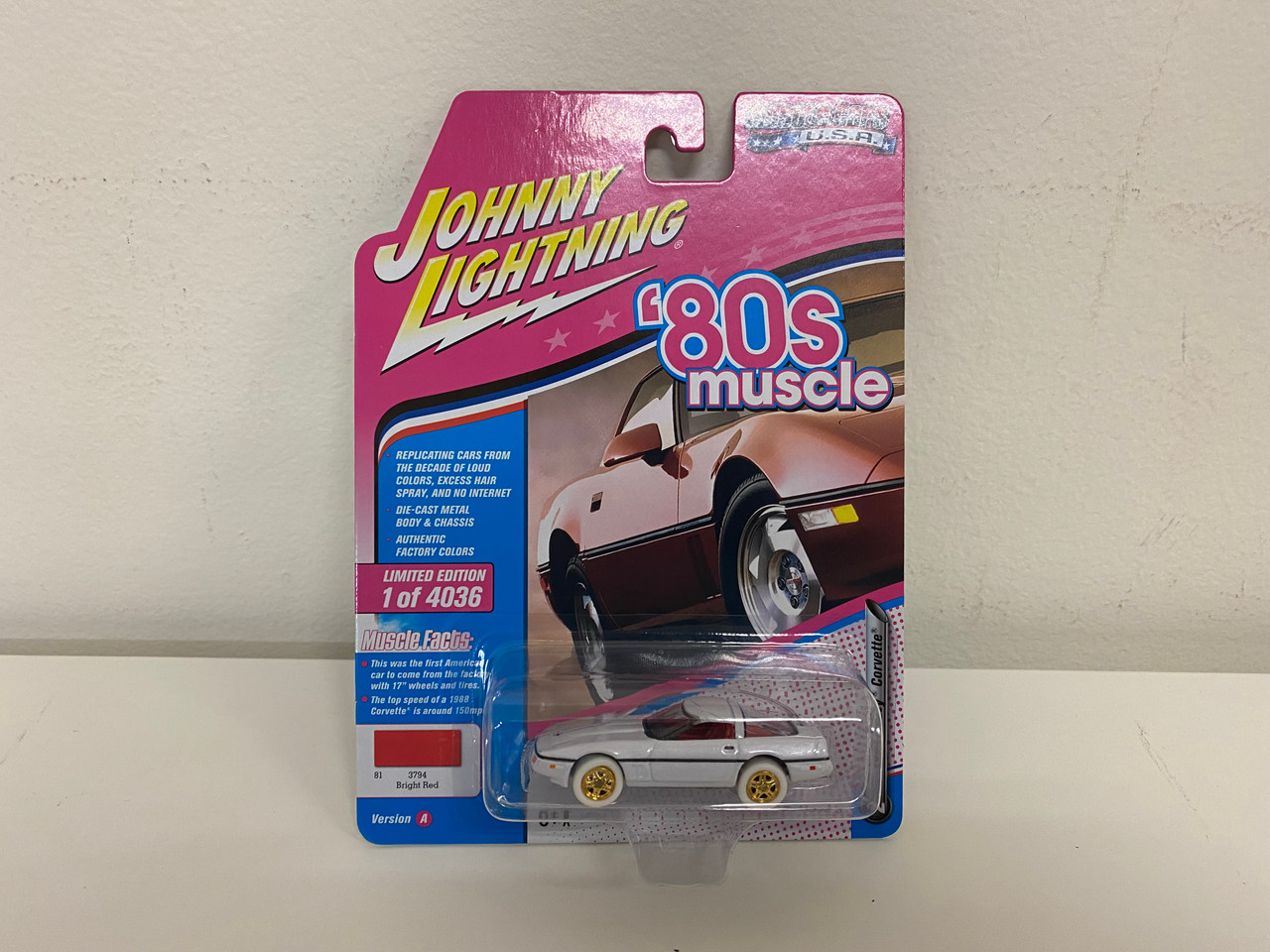 CHASE CAR 1988 Chevrolet Corvette (White with Gold Wheels) "80's Muscle" Limited Edition to 4036 pieces Worldwide 1/64 Diecast Model Car by Johnny Lightning