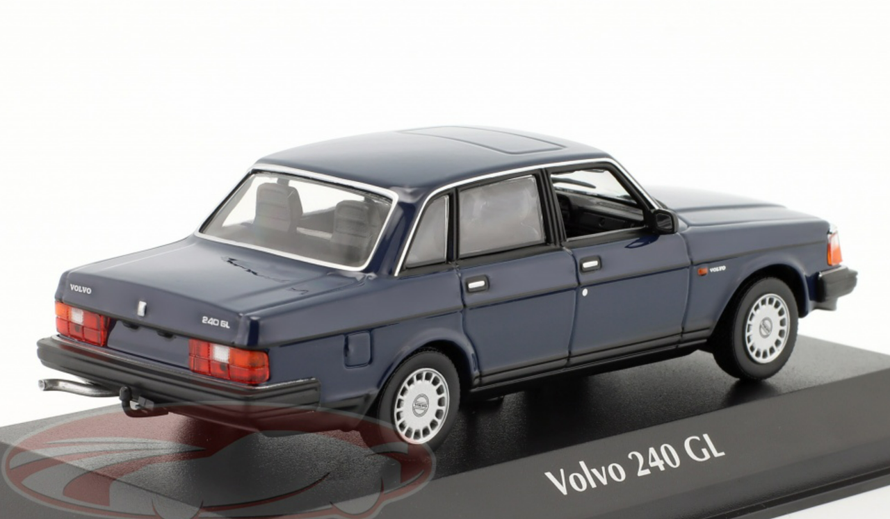 1/43 Minichamps 1986 Volvo 240 GL (Dark Blue) Car Model