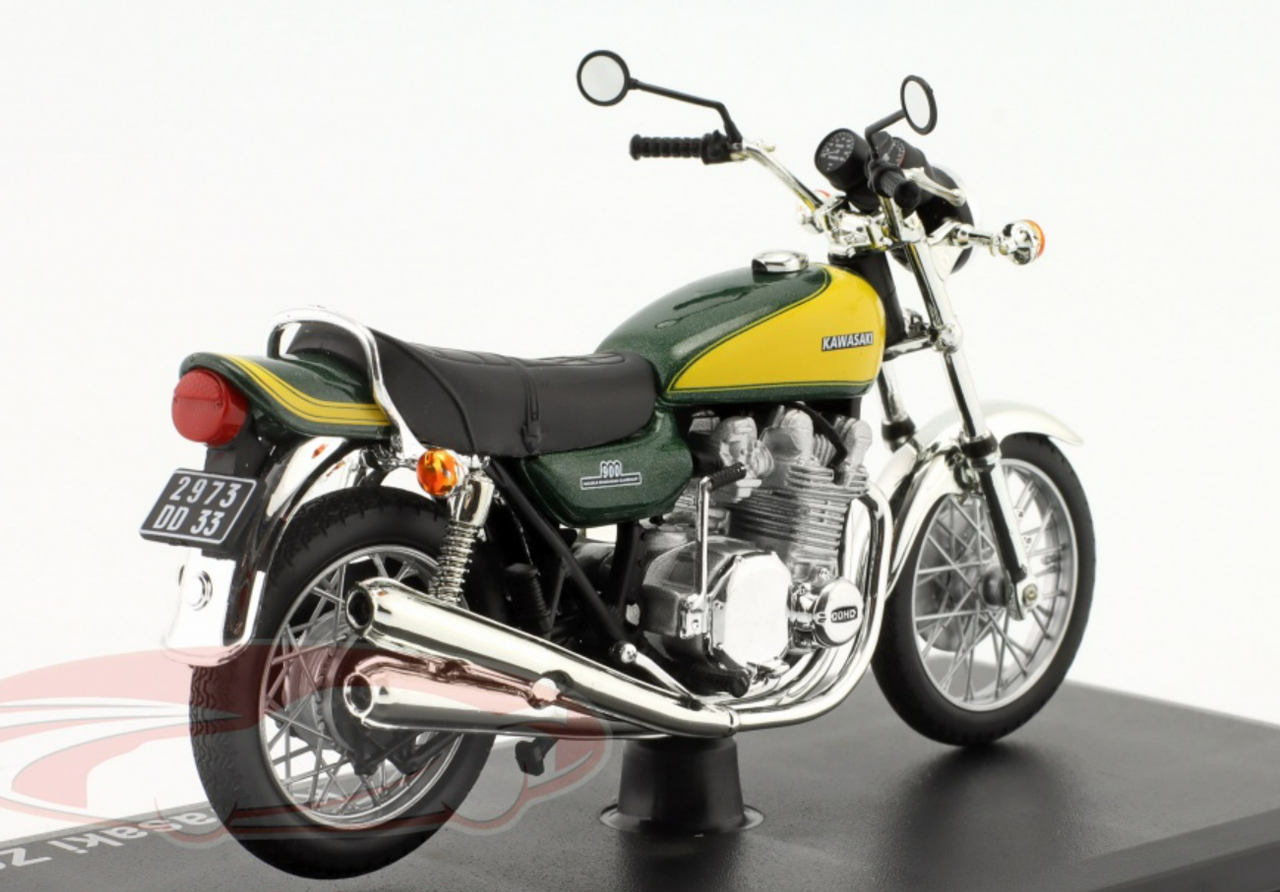 1/18 Norev 1973 Kawasaki Z900 (Dark Green & Yellow) Model