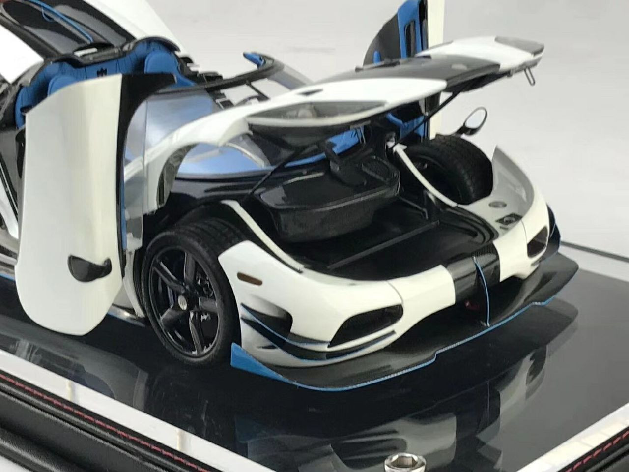 1/18 Frontiart FA Koenigsegg Agera RS1 (White) Fully Open Car Model Limited