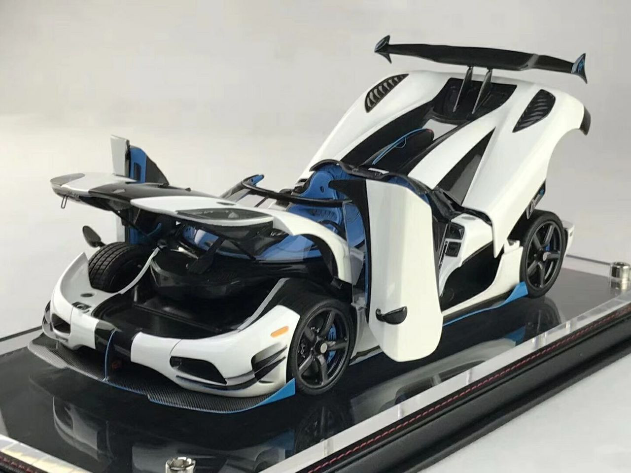Frontiart 1/18 Koenigsegg Regera ホワイト 1/18 Frontiart Avanstyle Koenigsegg Regera (White) Resin Car