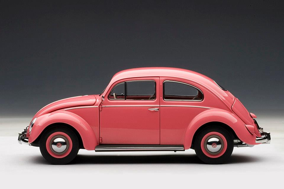 1/18 AUTOart Volkswagen VW BEETLE 1200 LIMOUSINE 1955 (Pink) Diecast