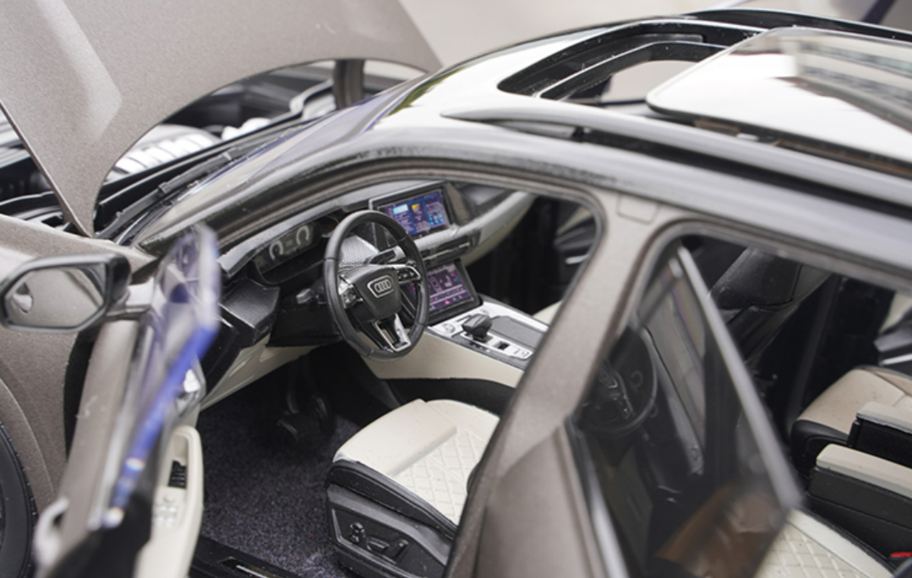 1/18 Dealer Edition 2022 Audi Q6 (Brown) Diecast Car Model with Lights