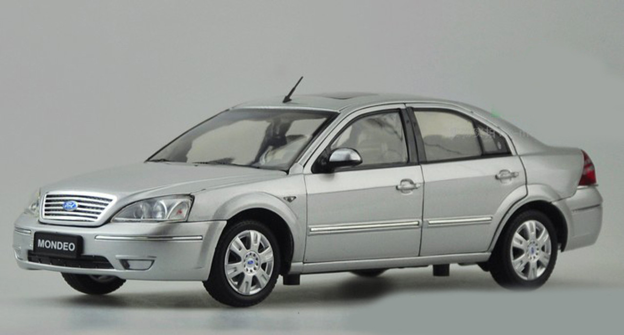 1/18 Dealer Edition Ford Mondeo (Silver) Diecast Car Model