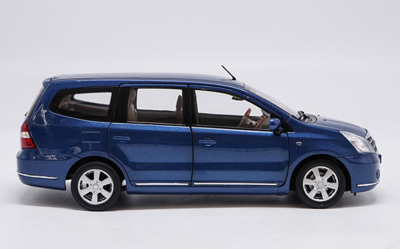1/18 Dealer Edition Nissan Geniss (Blue) Diecast Car Model
