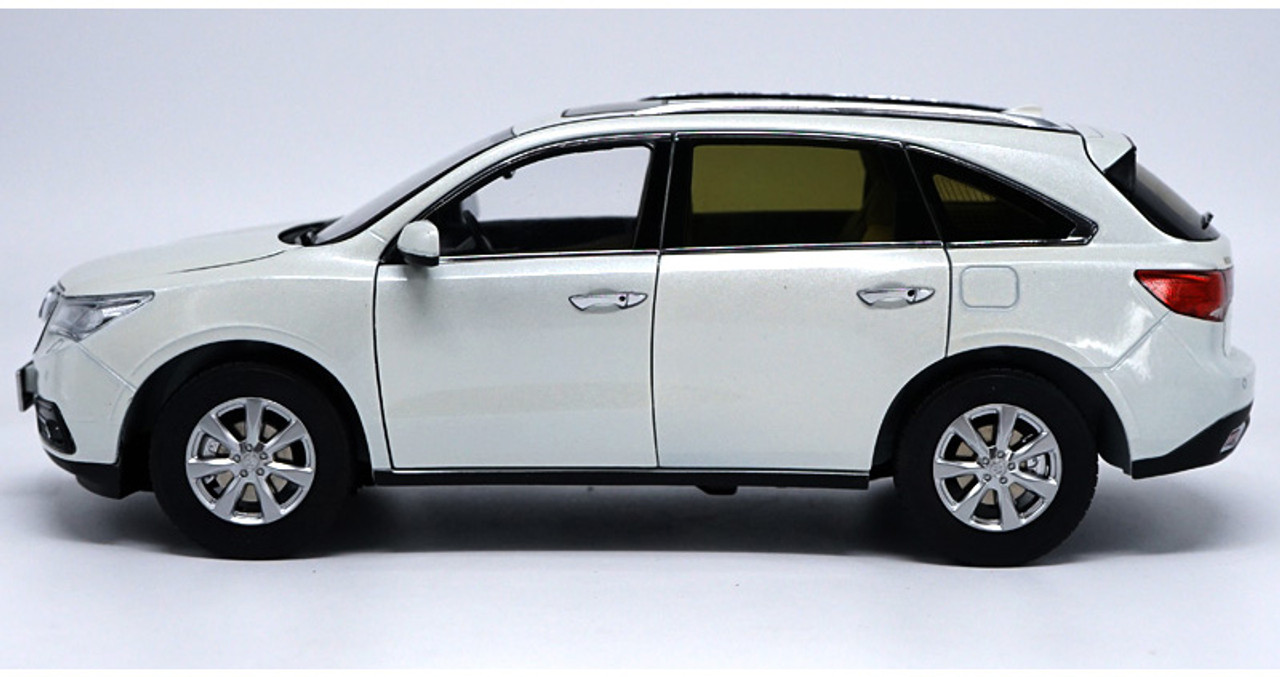 1/18 Dealer Edition 2015 Acura MDX (White) Diecast Car Model