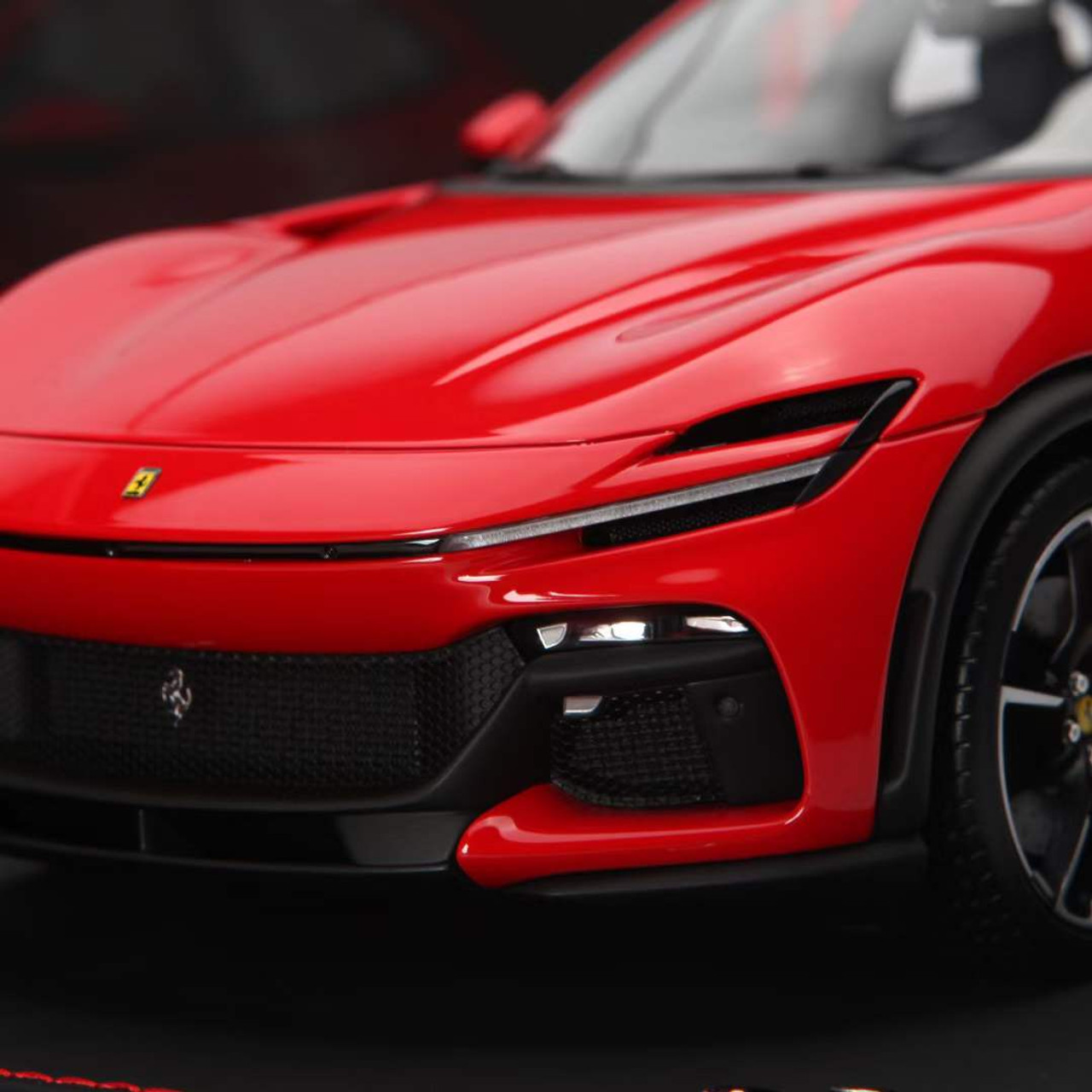 1/18 BBR Ferrari Purosangue (Rosso Corsa 322 Red with Carbon Fiber Roof)  Resin Car Model Limited 250 Pieces