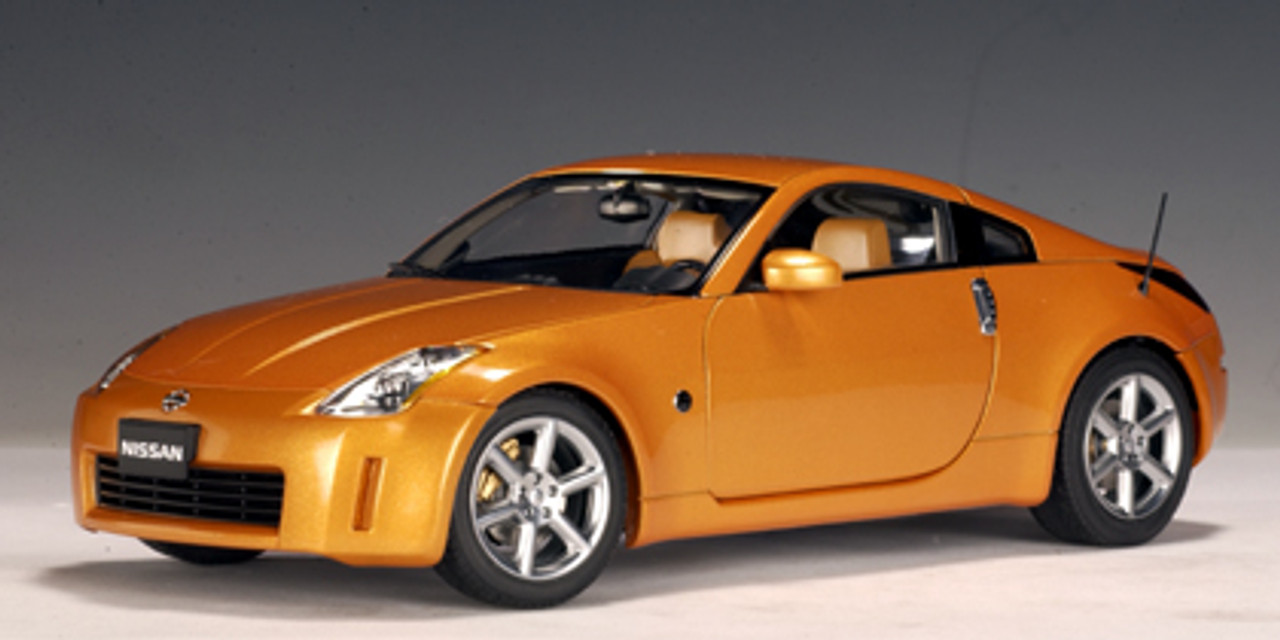 1/18 AUTOart 2002 NISSAN 350Z (SUNSET ORANGE) Diecast Car Model 77312