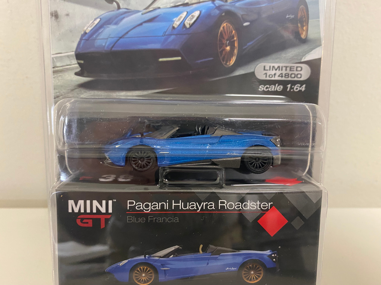CHASE CAR 1/64 Mini GT Pagani Huayra Roadster Blue with Black