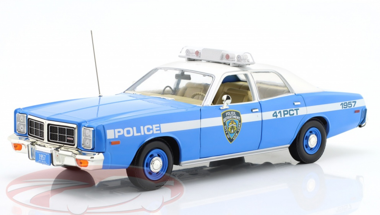 1/18 Greenlight 1978 Dodge Monaco Police Blue and White NYPD (New York City Police Department) Diecast Car Model