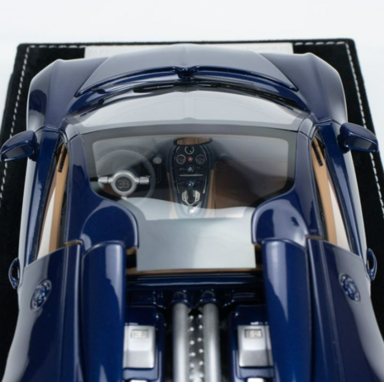 1/18 HH Model Bugatti Veyron Blue Carbon (Limit 20 Pieces)