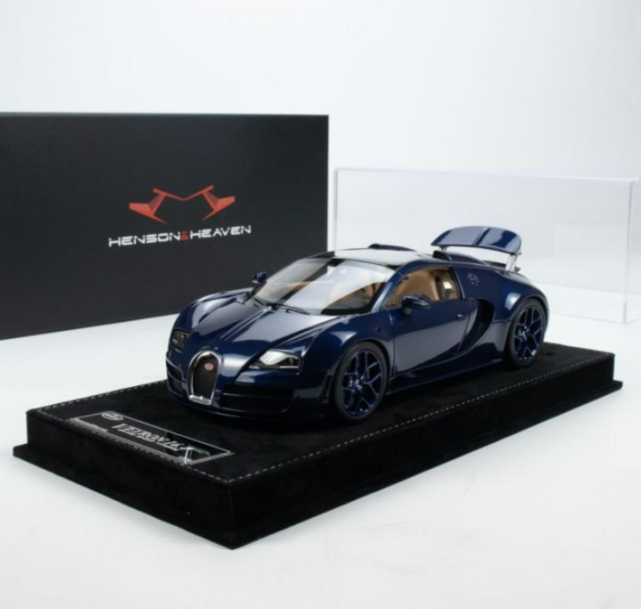 1/18 HH Model Bugatti Veyron Blue Carbon (Limit 20 Pieces)