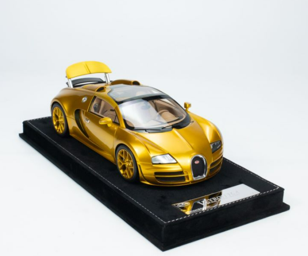  1/18 HH Model Bugatti Veyron Gold Edition (Limit 30 Pieces)