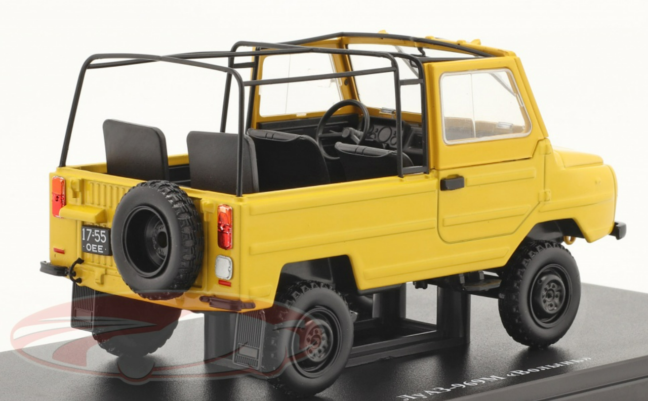 1/24 Hachette 1979 LUAZ 969M Volyn (Yellow) Car Model