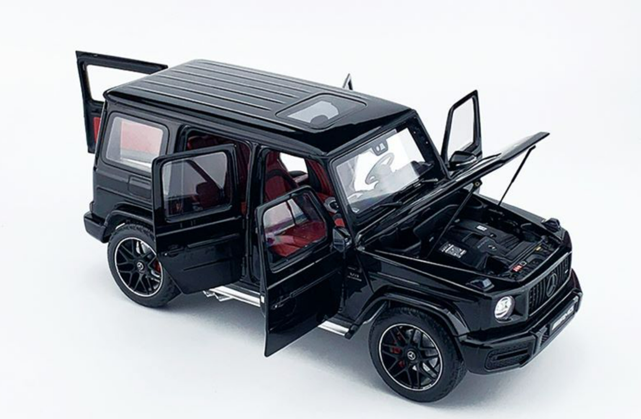 1/18 Minichamps Mercedes-Benz G-Class G63 AMG (Black Metallic) Diecast Car Model Limited 300 Pieces