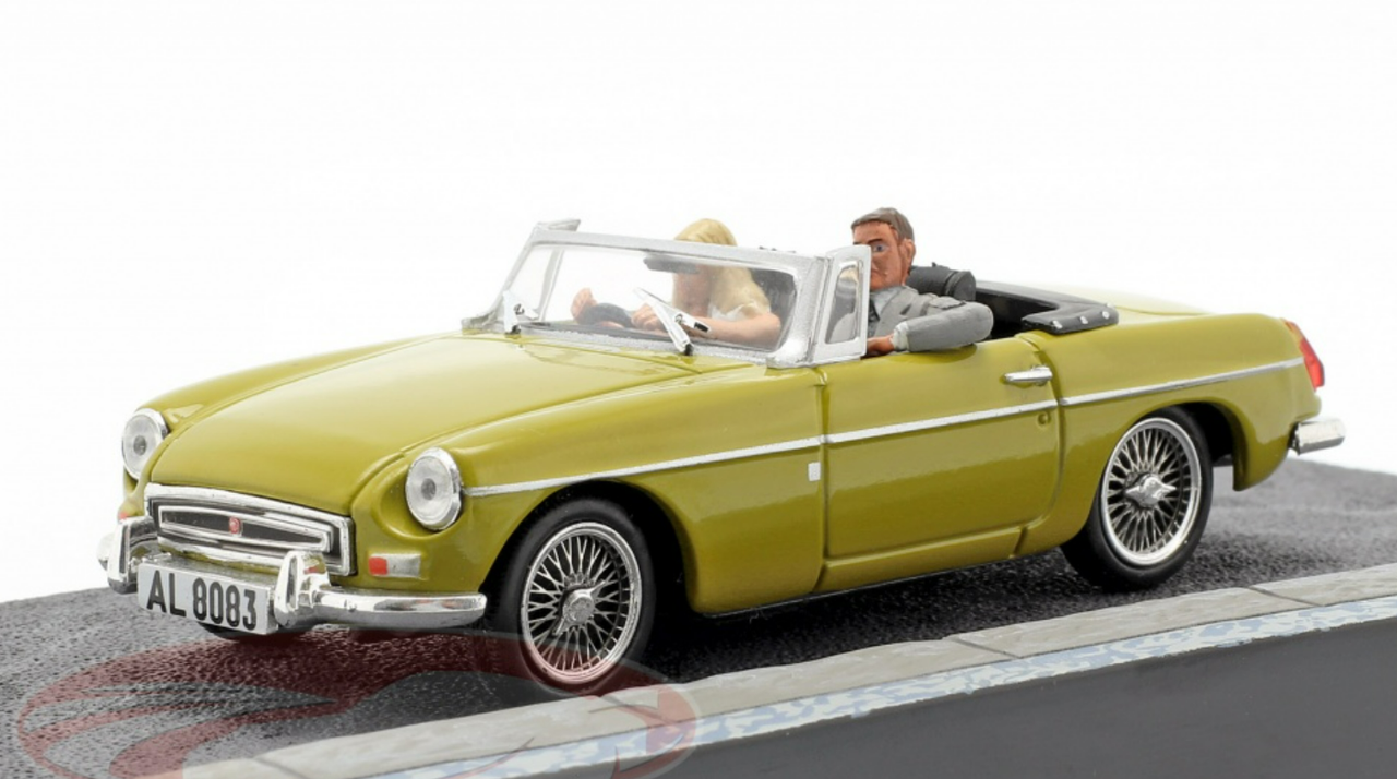 1/43 Ixo MGB James Bond Movie Car with Characters The Man with The Golden Gun (1974) Car Model