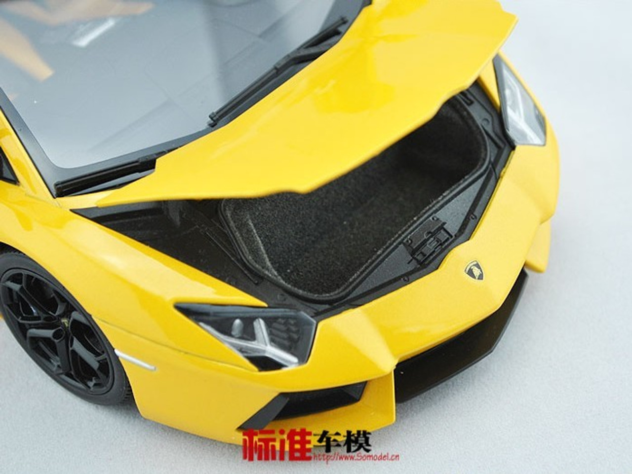 1/18 Welly FX Lamborghini Aventador LP700-4 (Yellow) Diecast Car 