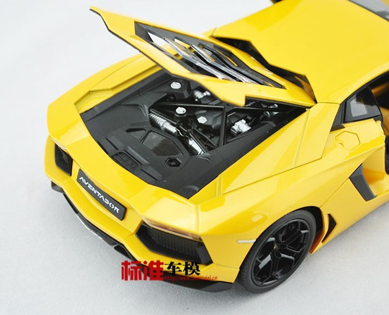 1/18 Welly FX Lamborghini Aventador LP700-4 (Yellow) Diecast Car 