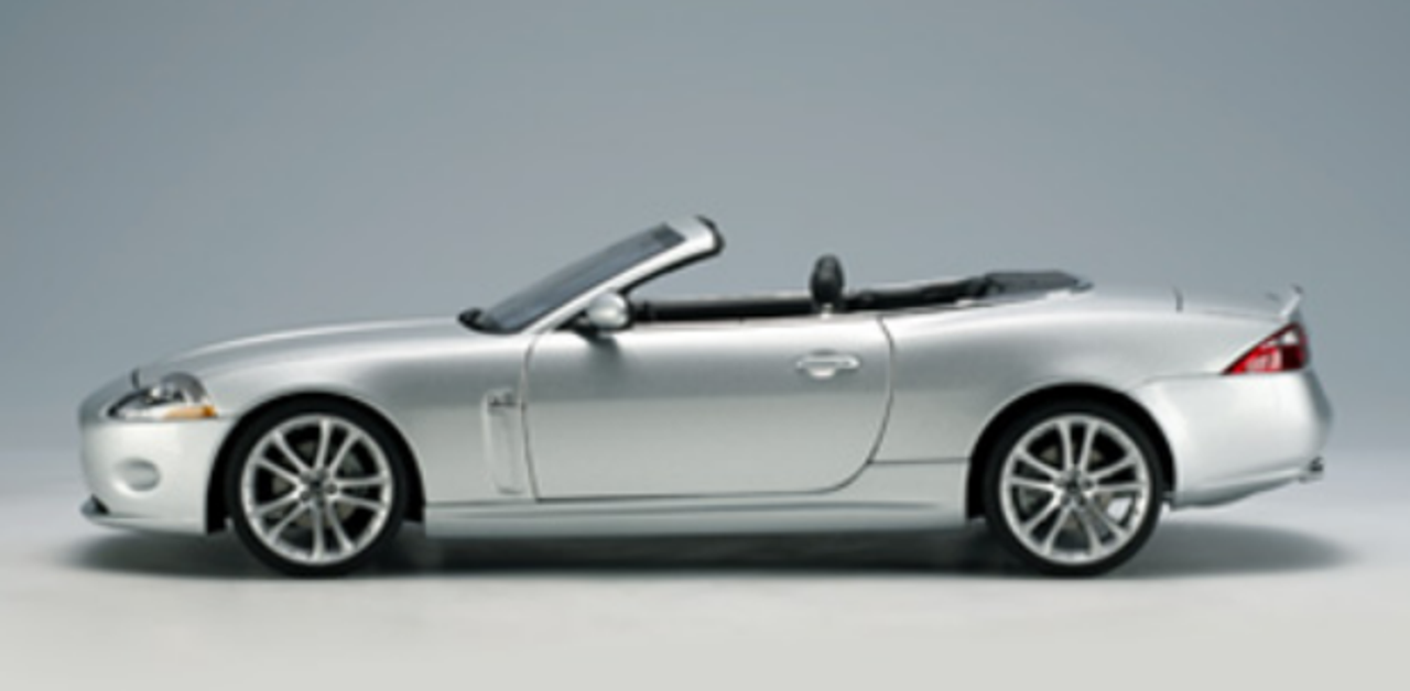 1/18 AUTOart 2006 Jaguar XK Cabriolet (Liquid Silver) Diecast Car 