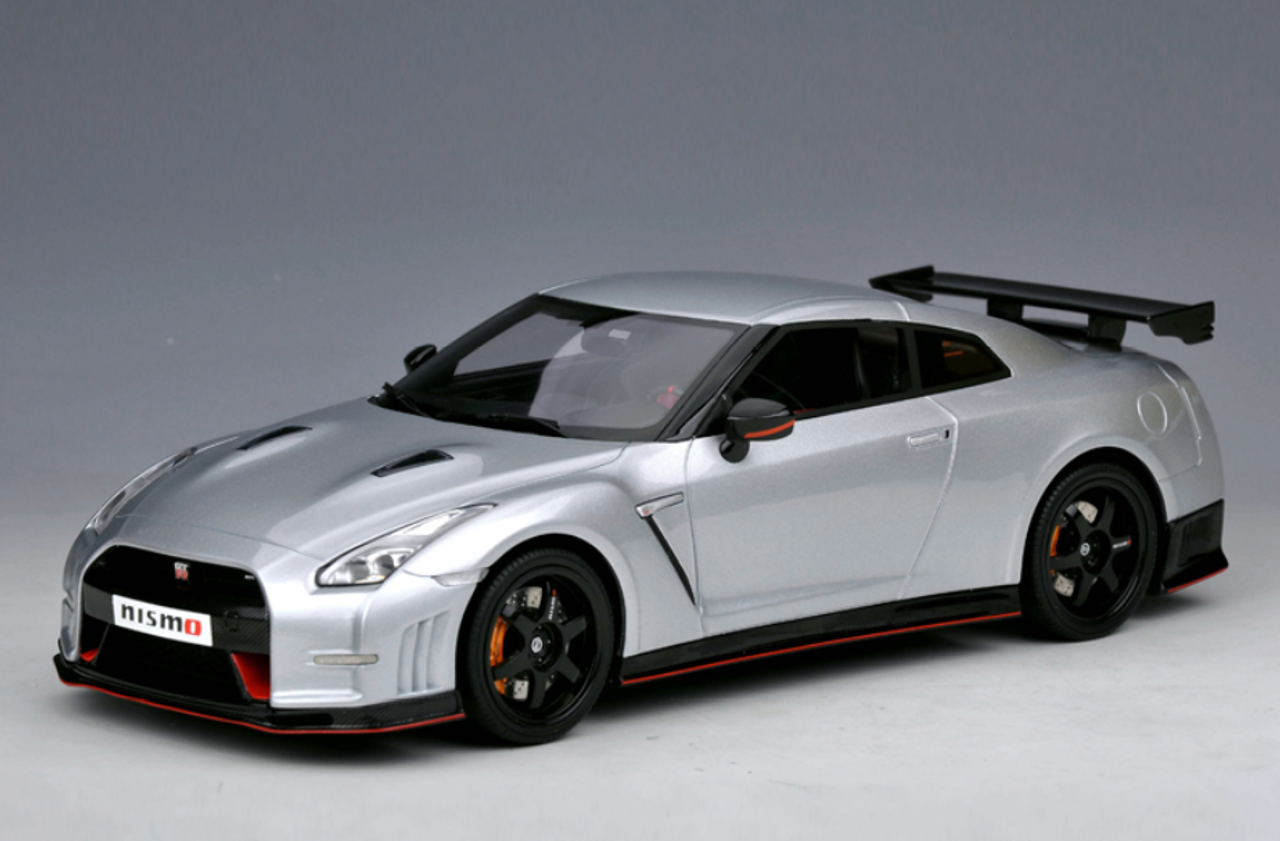 1/18 GT Spirit GTSpirit Nissan R35 GTR GT-R Nismo (Silver Grey) Resin Car  Model Limited