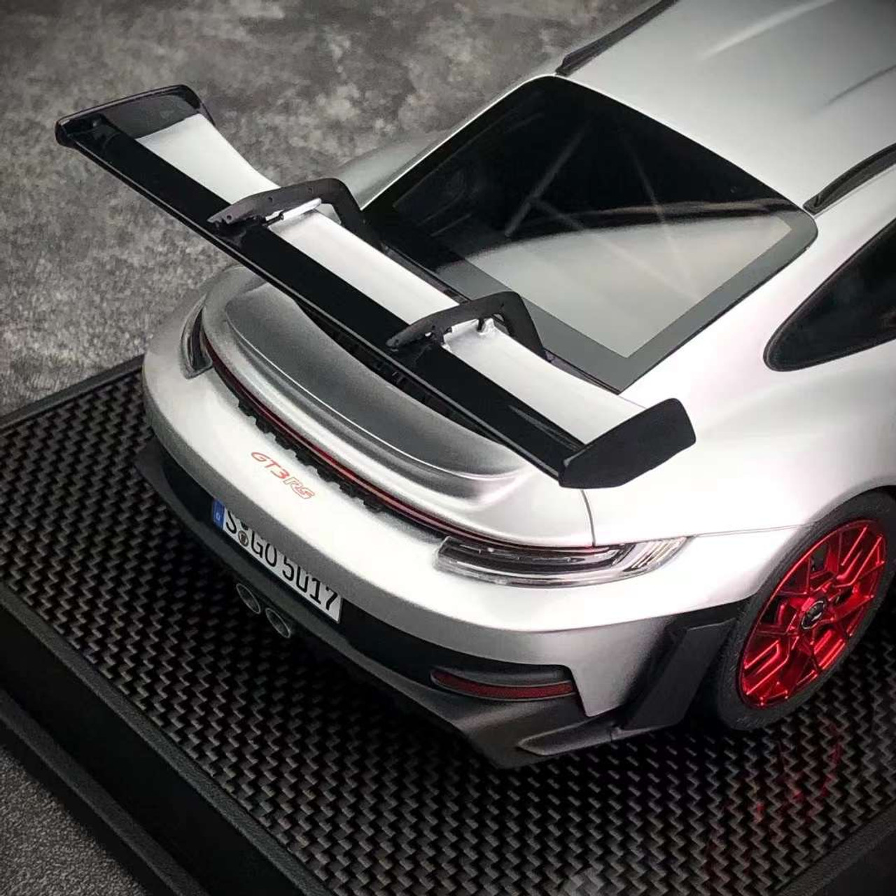 1/18 TP Timothy & Pierre Porsche 911 992 GT3 RS (Silverstone Grey with Red Wheels) Resin Car Model Limited 49 Pieces