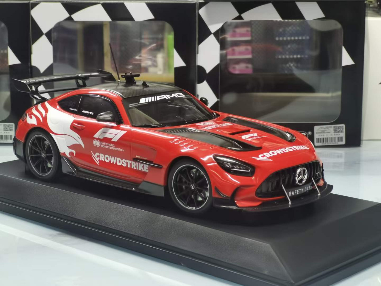 1/18 Minichamps 2022 Mercedes-Benz AMG GT Black Series Formula 1 Safety Car Diecast Car Model