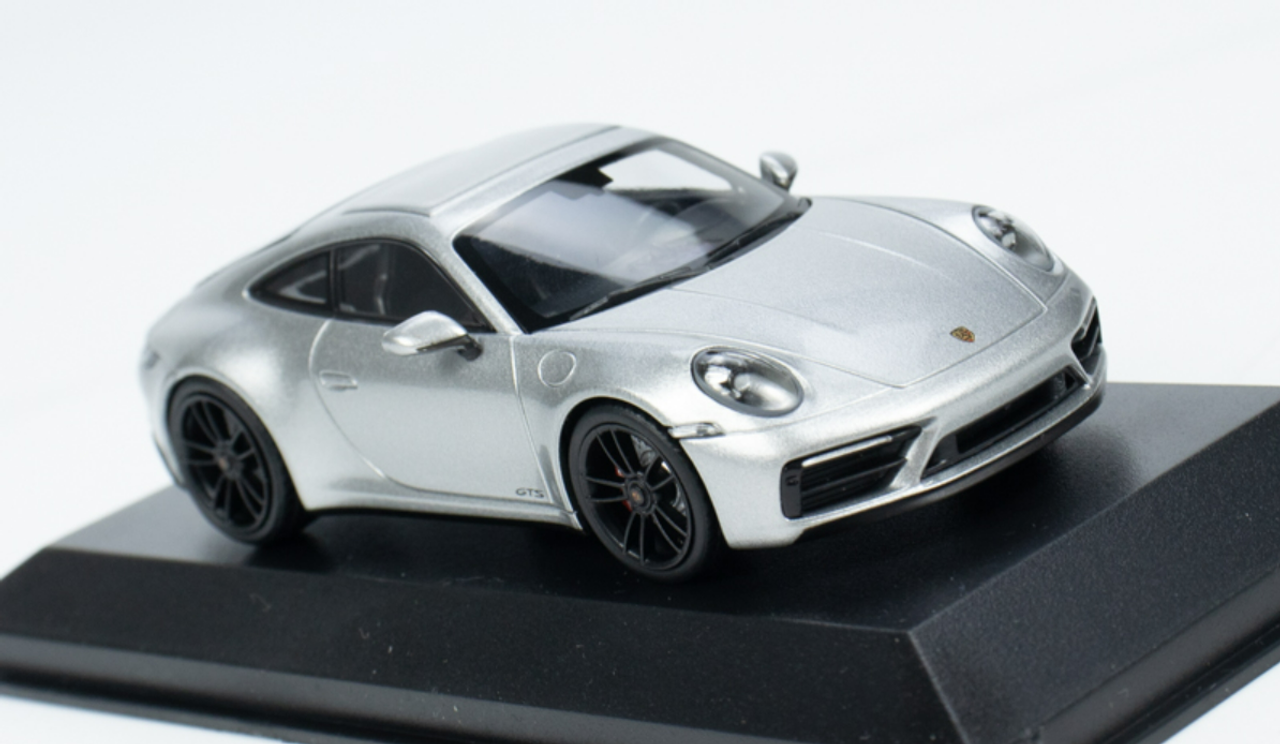 1/43 MINICHAMPS PORSCHE 911 (992) CARRERA 4 GTS - 2019 - Silver 