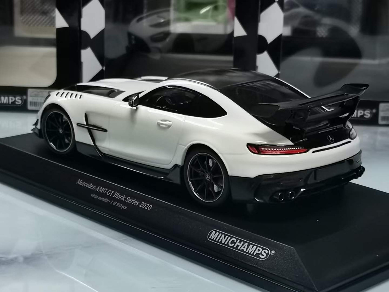 1/18 Minichamps 2020 Mercedes-Benz AMG GT Black Series (White) Diecast Car Model