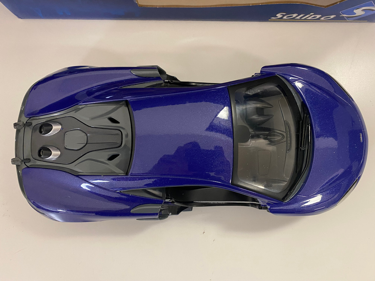 DAMAGED AS-IS 1/18 Solido McLaren 600LT (Lantana Purple) Diecast Car Model