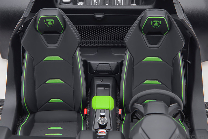 1/18 AUTOart Lamborghini Huracan EVO (Verde Selvans Green) Car