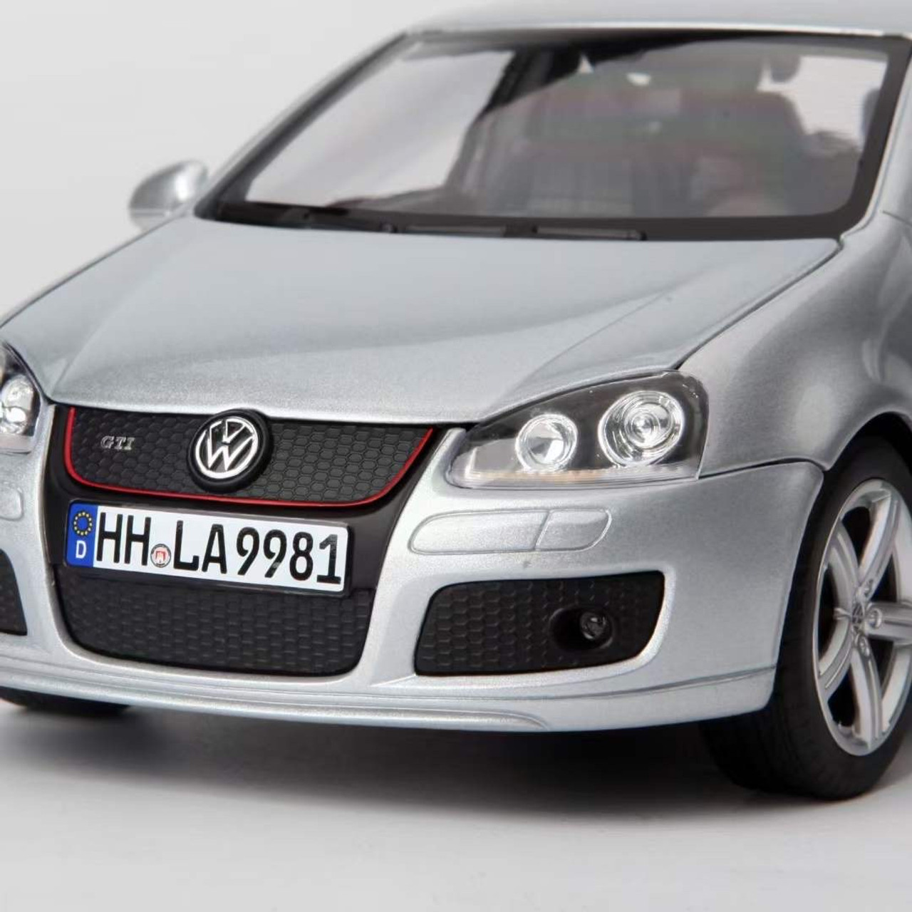 1/18 Norev 2007 Volkswagen VW Golf GTI Pirelli (Silver) Diecast Car Model