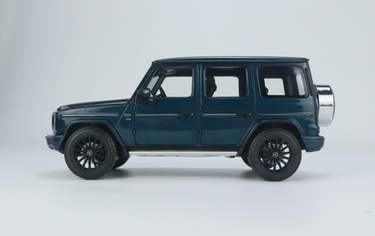 1/18 Minichamps 2020 Mercedes-Benz G-Class (W463) (Blue Metallic) Diecast Car Model