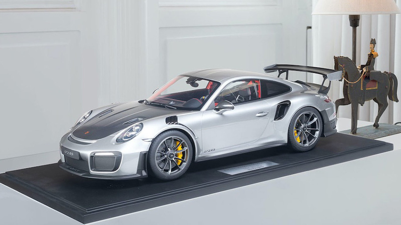 1/8 Minichamps 2018 Porsche 911 (991.2) GT2 RS (Silver Metallic) Resin Car Model Limited 191 Pieces