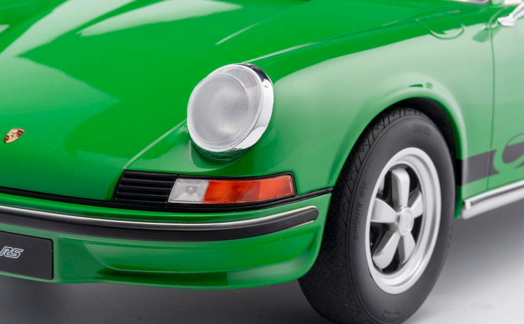 1/8 Minichamps 1972 Porsche 911 Carrera RS 2.7 Touring (Viper