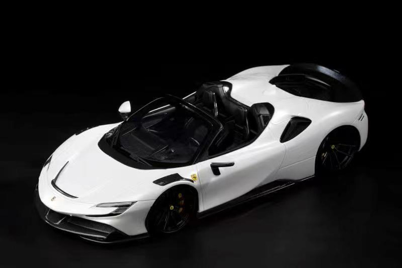 1/18 Runner Ferrari SF90 Spider Novitec (White) Resin Car Model Limited 99 Pieces