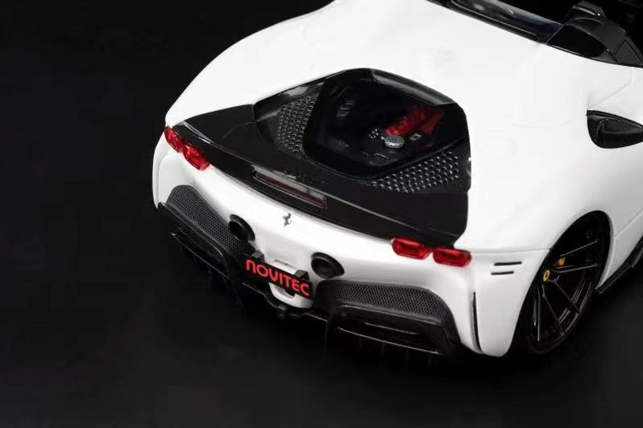 1/18 Runner Ferrari SF90 Spider Novitec (White) Resin Car Model Limited 99  Pieces