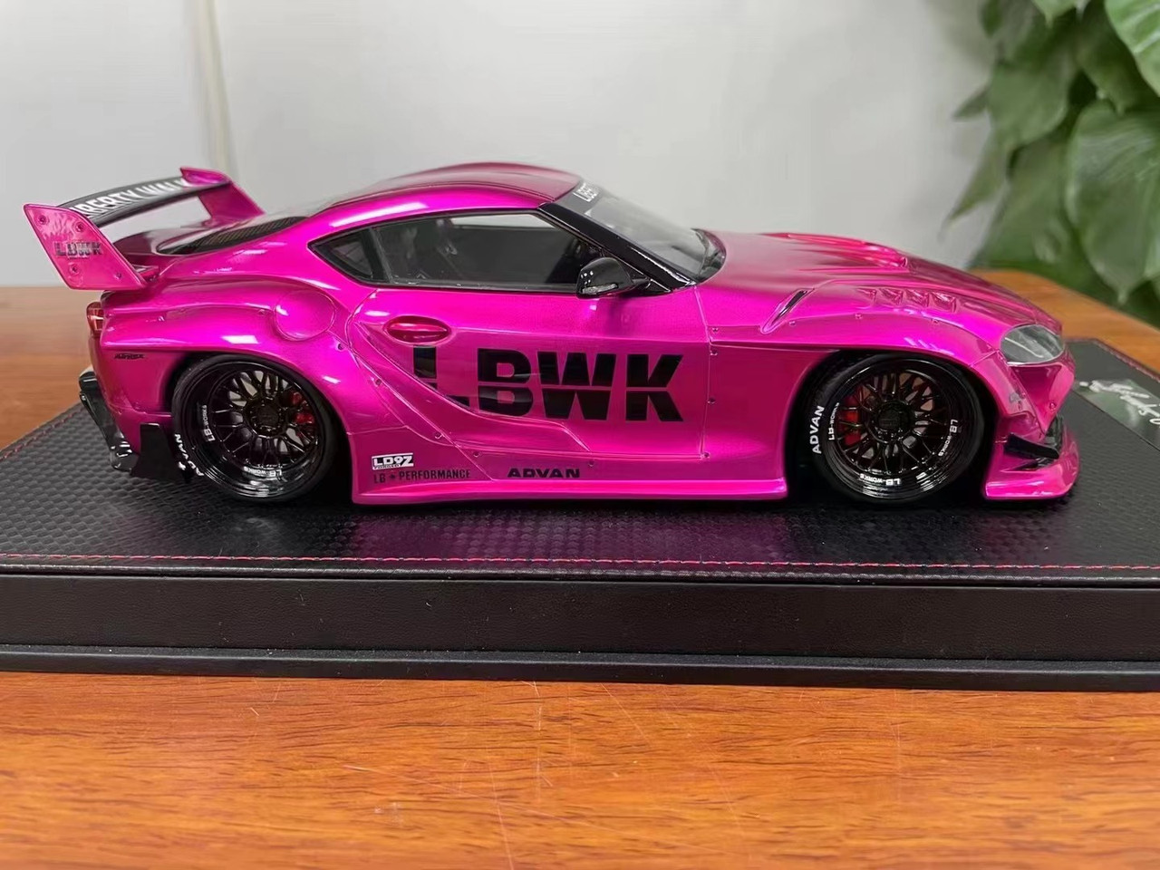 1/18 Runner Toyota Supra A90 Liberty Walk LB (Flash Pink) Resin