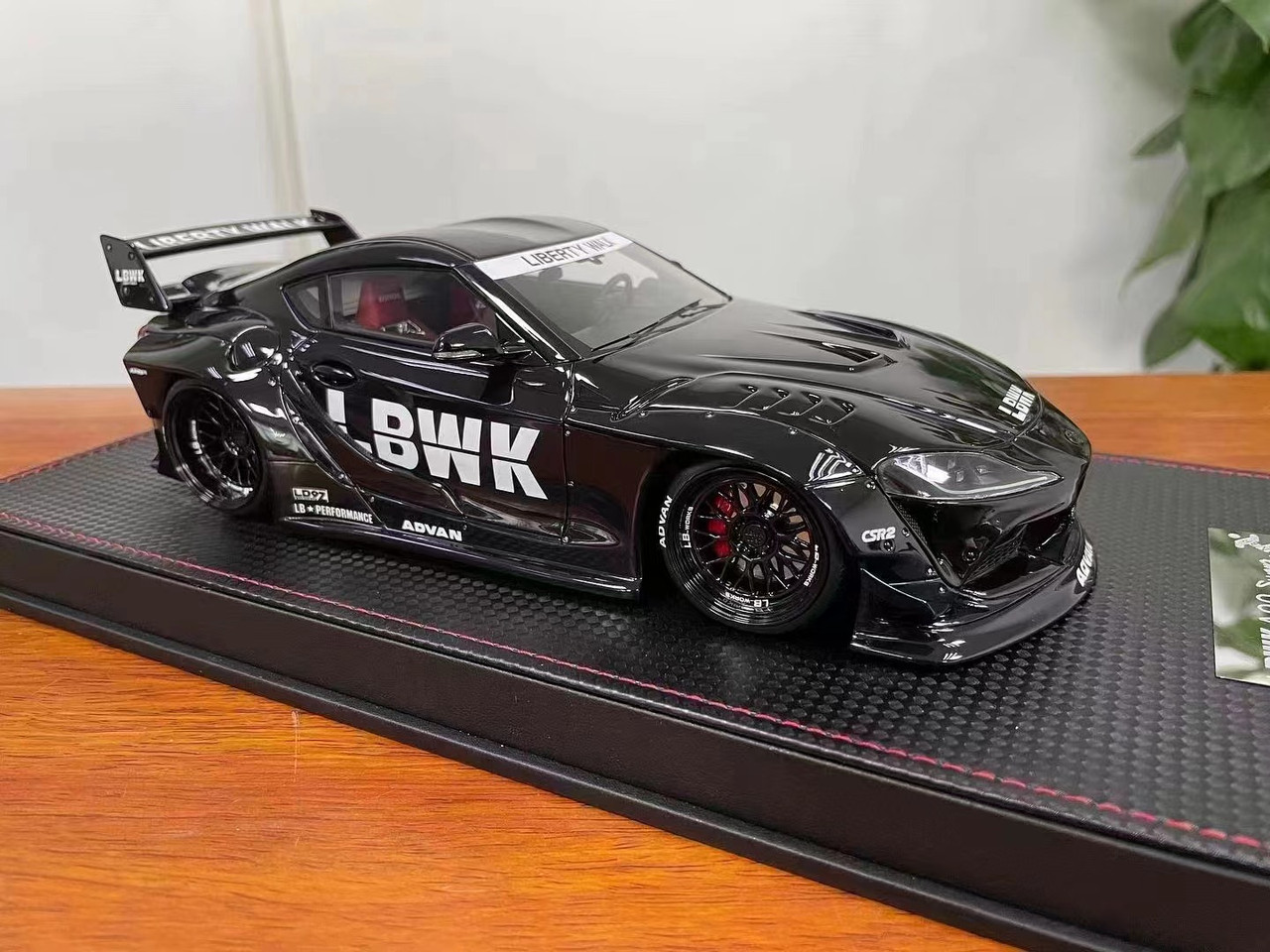 1/18 リバティウォーク トヨタ スープラ 1/18 Runner Toyota Supra A90 Liberty Walk LB (Black) Resin