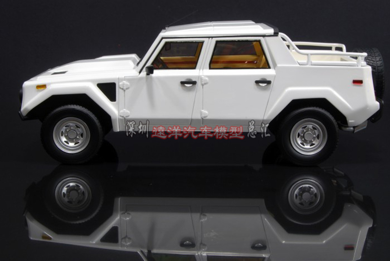 1/18 Handmade Resin Lamborghini LM002 (White)