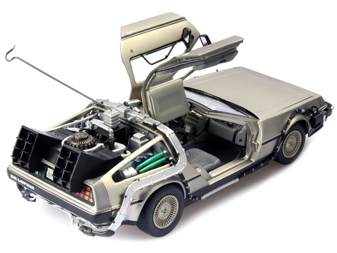 DMC DeLorean Time Machine Stainless Steel "Back to the Future" (1985) Movie 1/18 Diecast Model Car by Sun Star