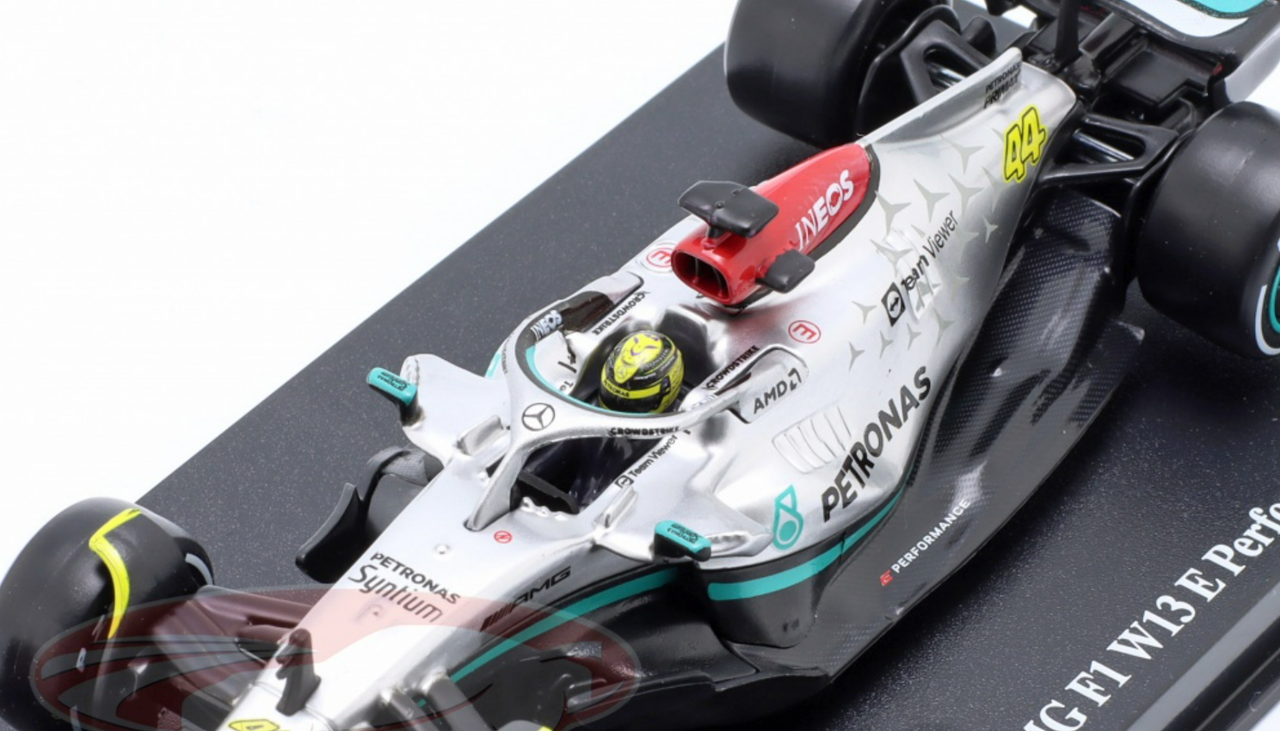 18-38065 (#44) - Bburago - 1:43 - RACE F1 - MERCEDES F1 W13 E