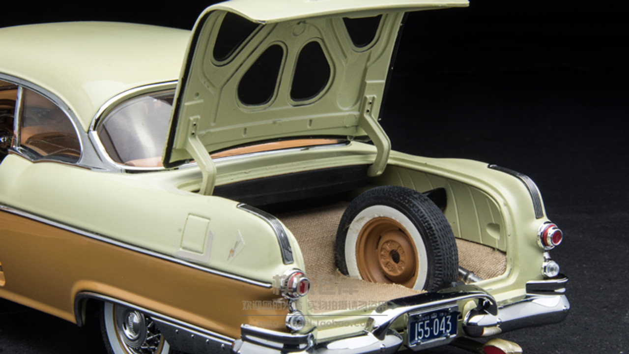 1955 Pontiac StarChief SunStar社製 1/18 Sun Star Platinum 1955 Pontiac Star Chief Open Convertible 1